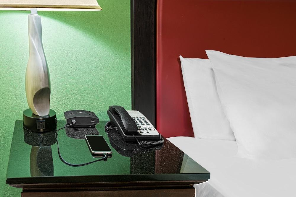 Crowne Plaza Suites Houston - Near Sugar Land Zewnętrze zdjęcie