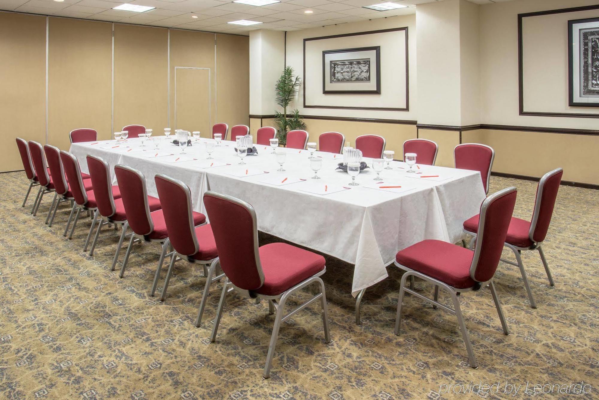 Crowne Plaza Suites Houston - Near Sugar Land Zewnętrze zdjęcie