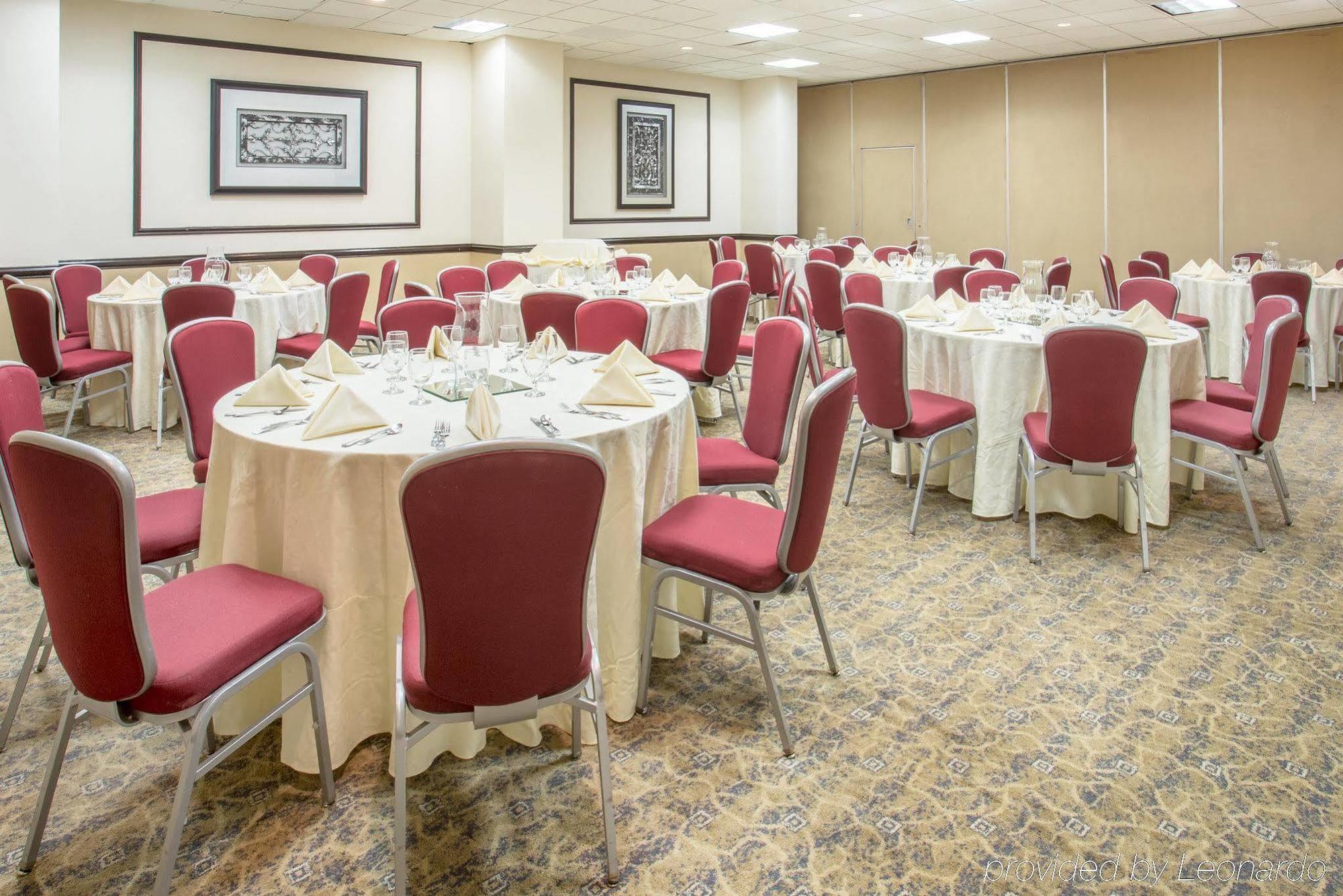 Crowne Plaza Suites Houston - Near Sugar Land Zewnętrze zdjęcie