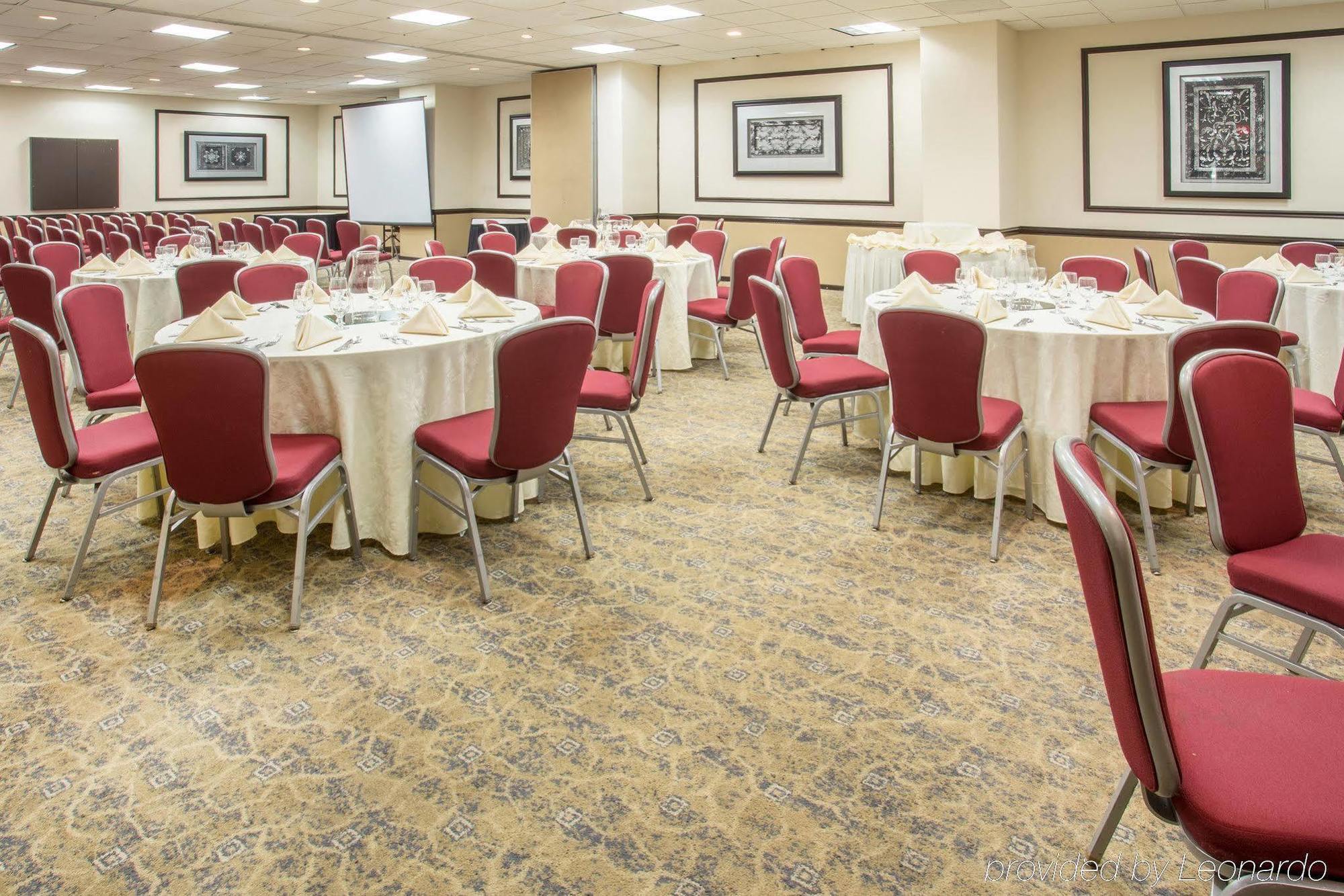 Crowne Plaza Suites Houston - Near Sugar Land Zewnętrze zdjęcie