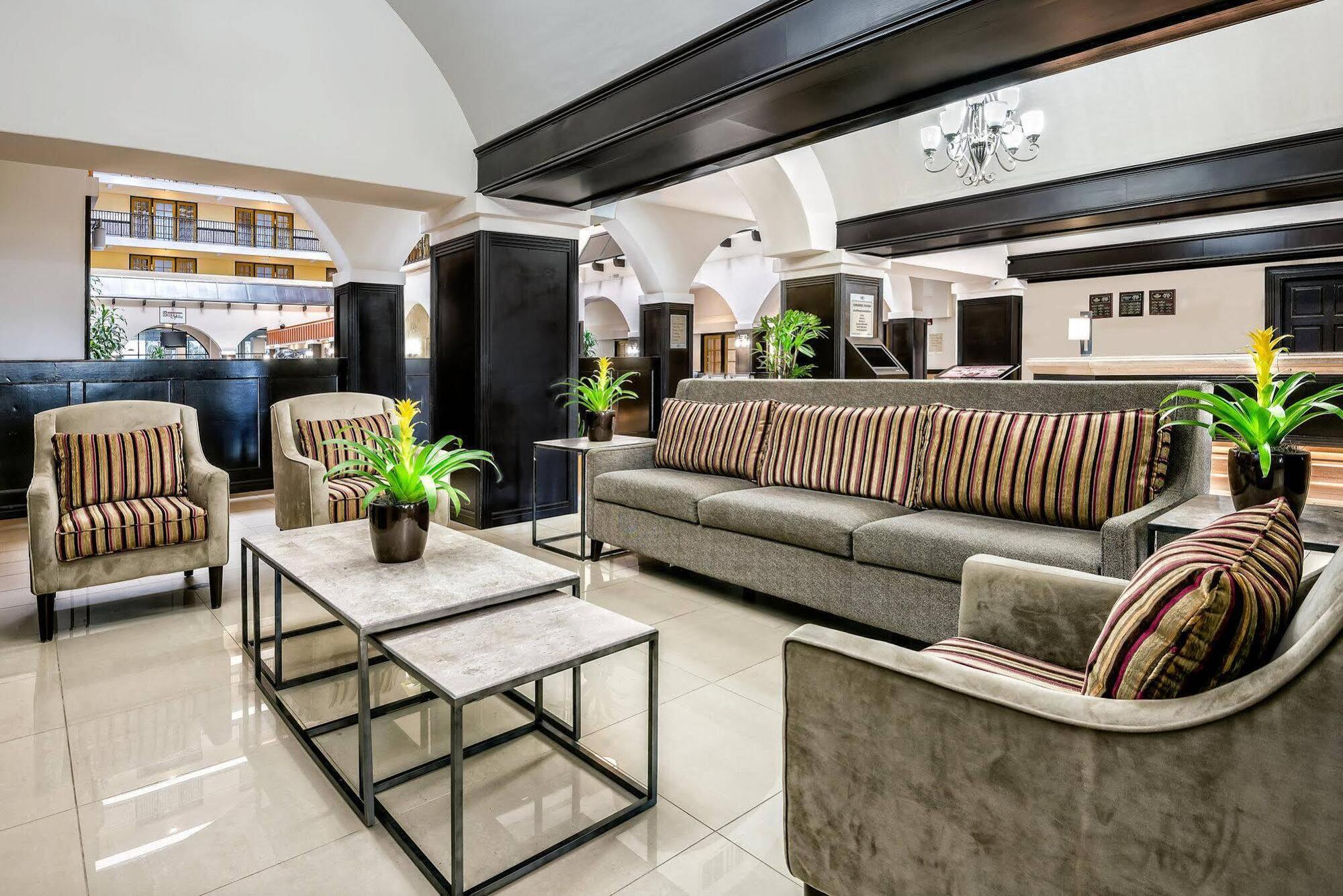 Crowne Plaza Suites Houston - Near Sugar Land Zewnętrze zdjęcie